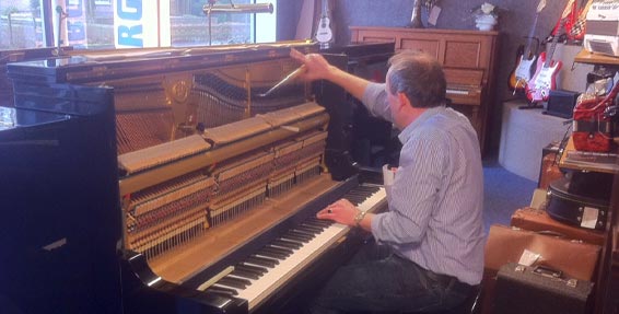 piano stemmen muziekhandel klein