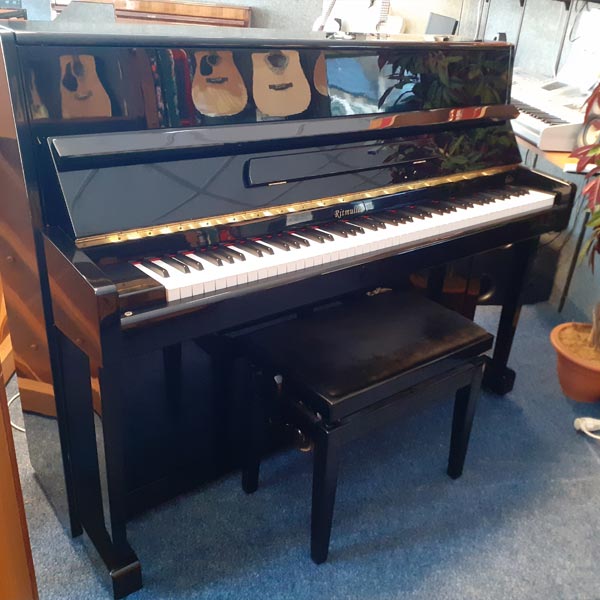 Ritmuller Piano bij Muziekhandel Klein